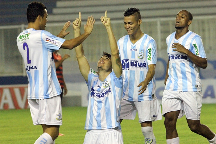 Macaé inicia venda dos ingressos para duelo contra o Bahia