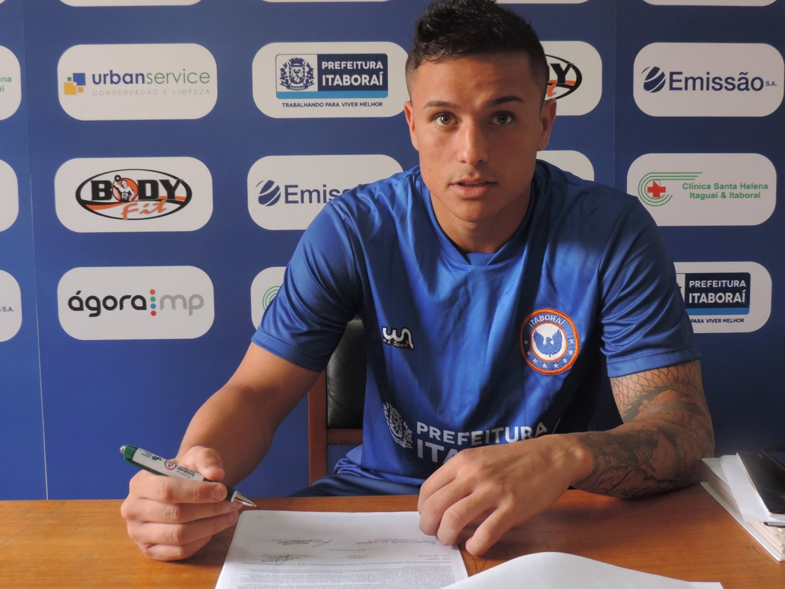 Itaboraí contrata o atacante Edu