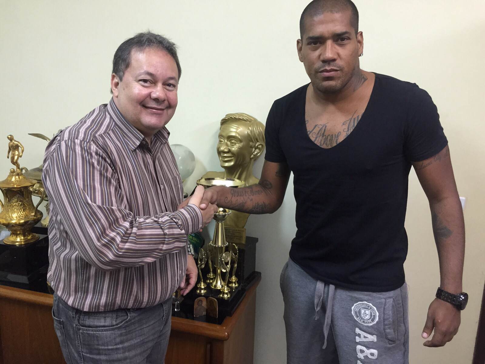 Bangu anuncia retorno de atacante