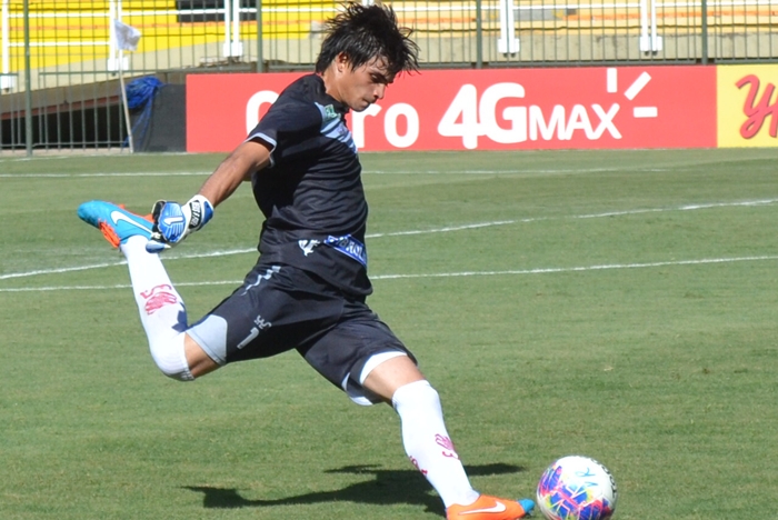 Camisa 1 alvirrubro empolgado com a estreia