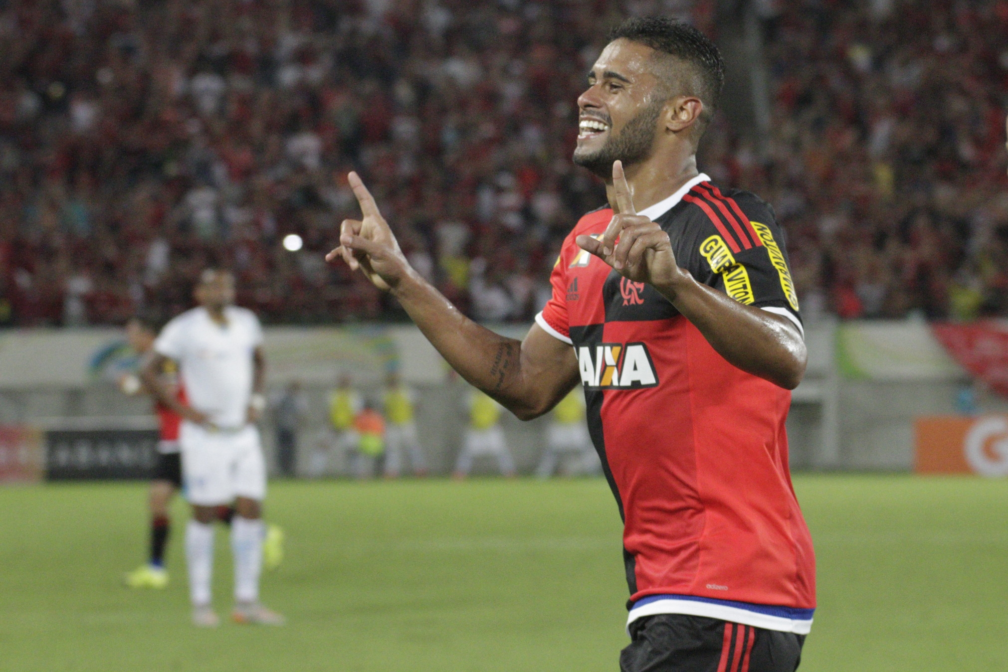 Flamengo vence o Avaí e fica perto do G-4 do Brasileirão
