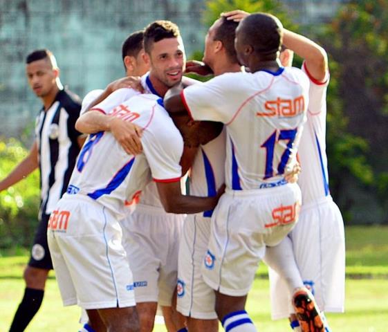 Friburguense goleia o Resende e se garante na final