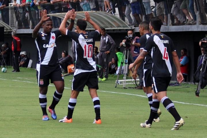 Vasco vence e fica muito perto do retorno à Série A