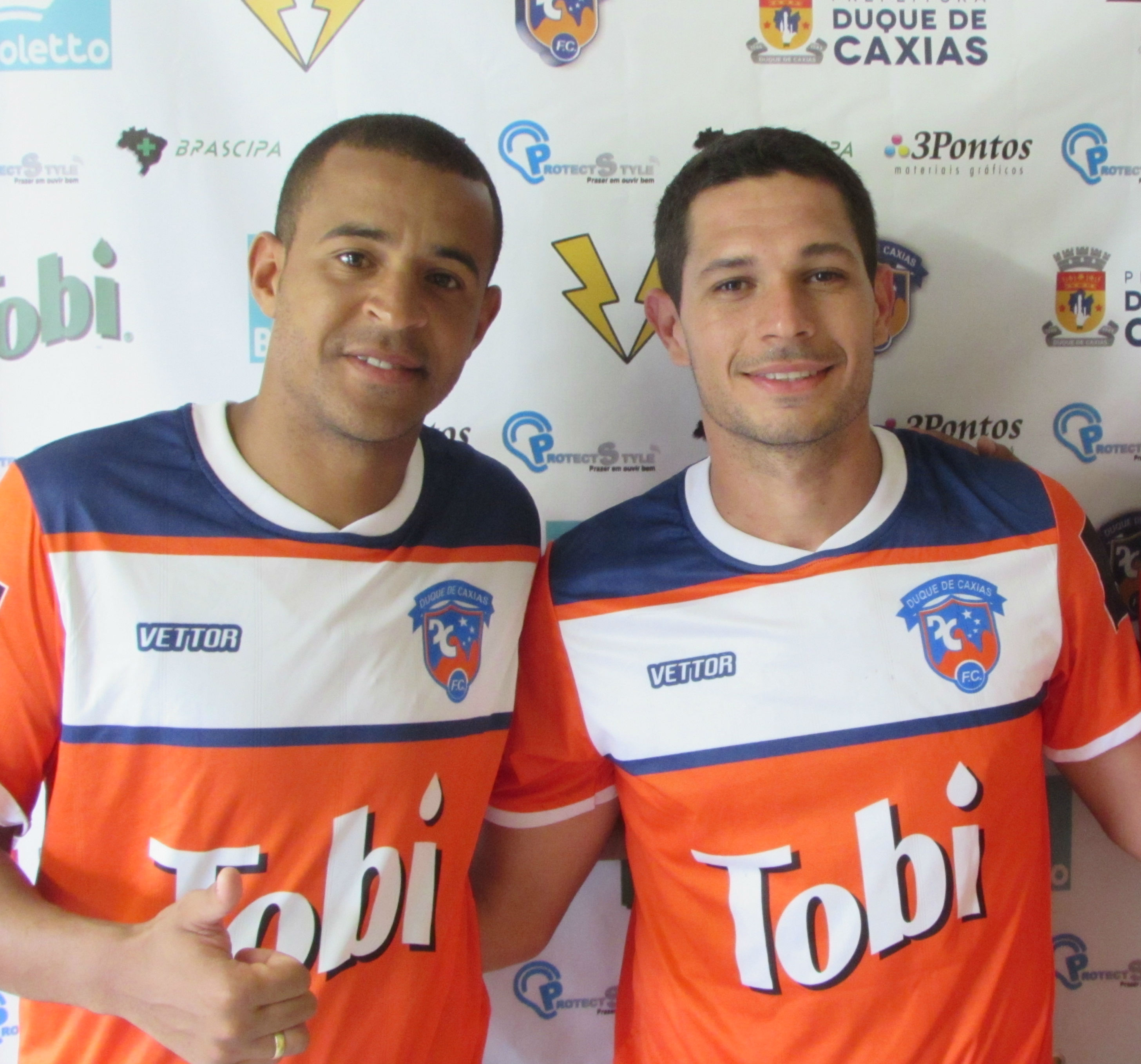 Duque de Caxias anuncia mais dois reforços para a Série B