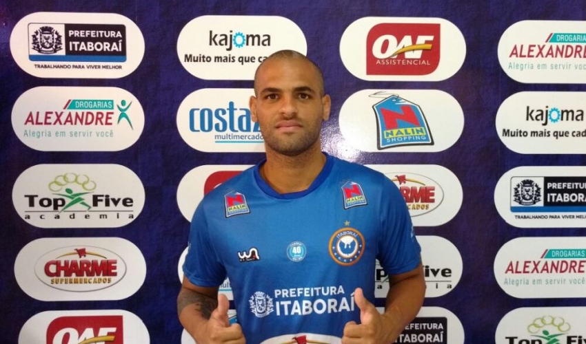 AD Itaboraí apresenta o atacante Vitor Borges