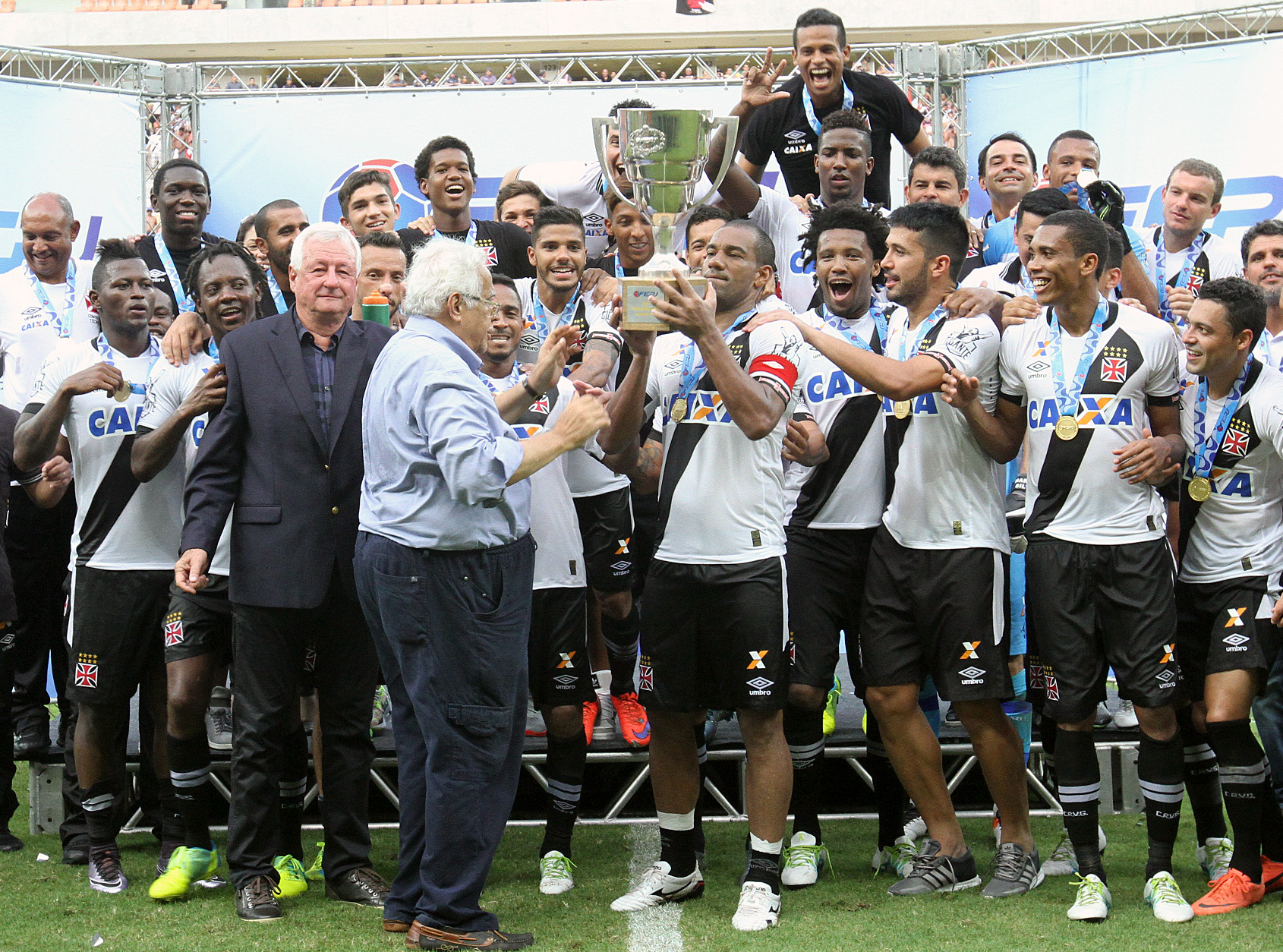 Vasco vence o Fluminense e fatura a Taça Guanabara