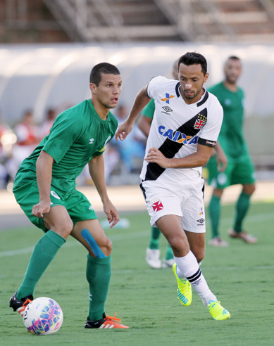 Voltaço anuncia a contratação de Douglas Pedroso