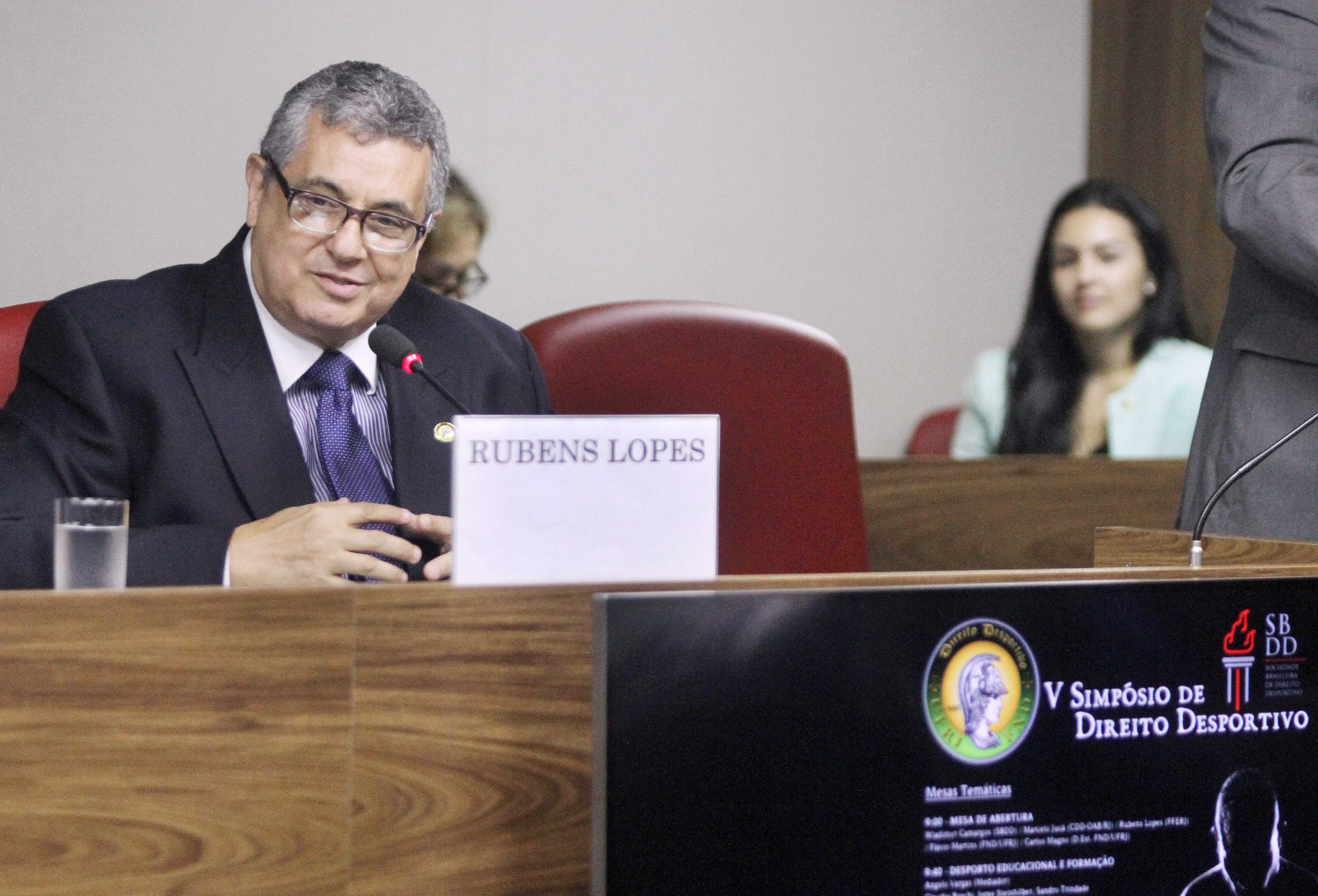 Presidente da FERJ participa do V Simpósio De Direito Desportivo