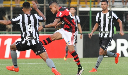 Botafogo empata com o Flamengo na estreia da Arena Botafogo