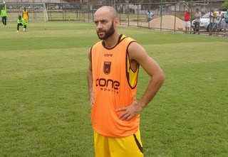 Voltaço acerta o retorno do volante Marcelo