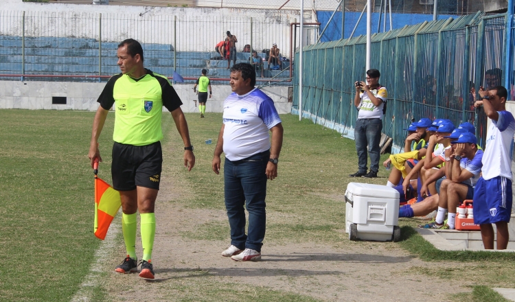 Alvarenga comemora liderança do São Gonçalo EC