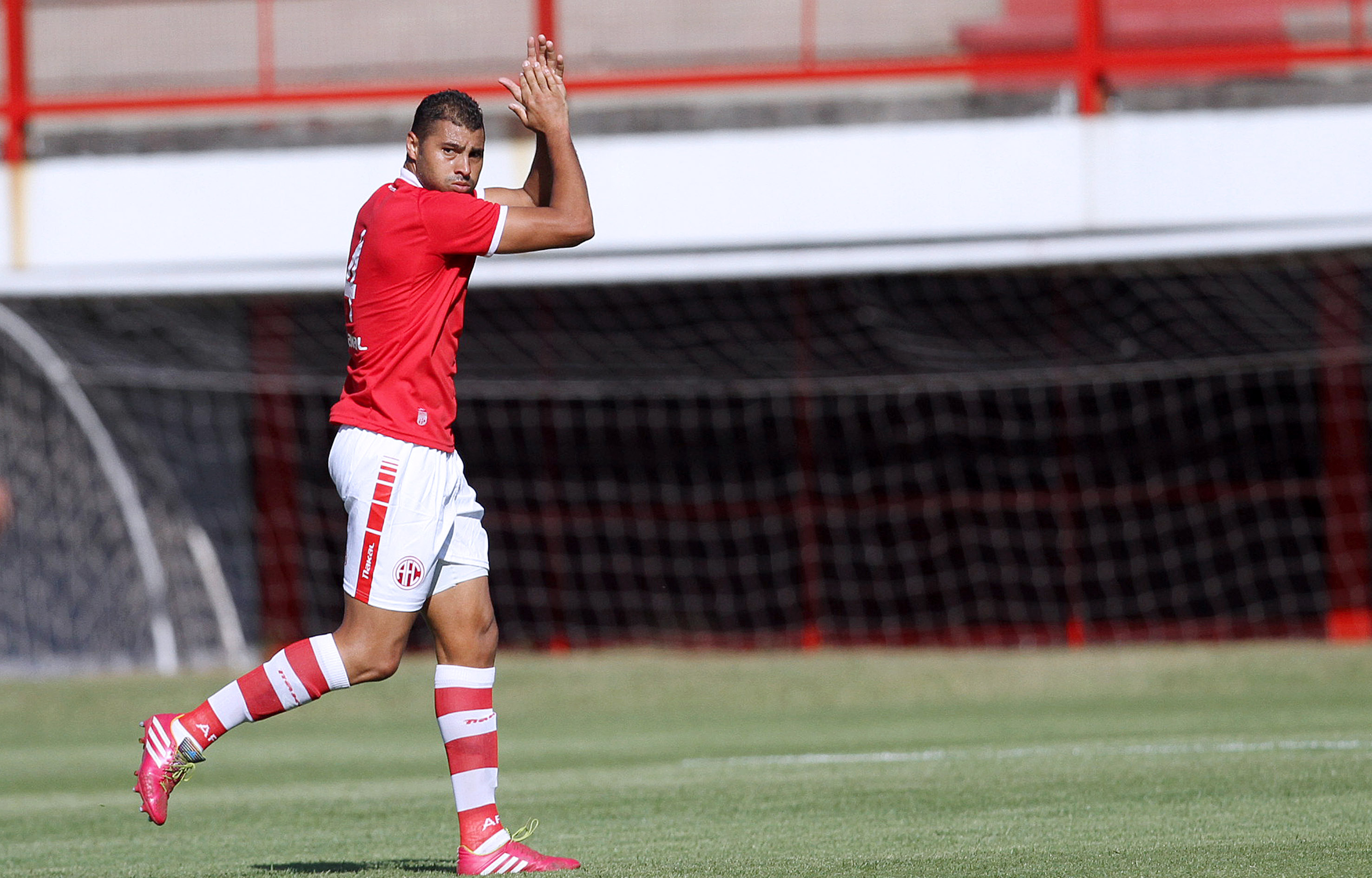 América vence o Sampaio Corrêa em jogo de viradas