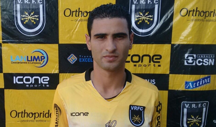 Jorge Luiz passa por cirurgia no joelho e está fora da Série D