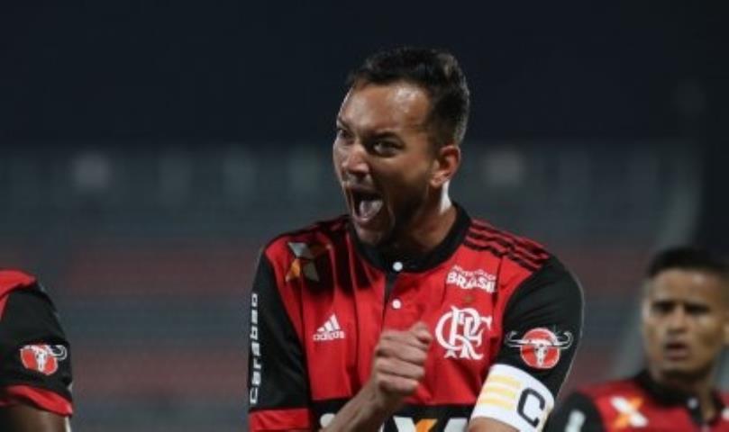 Flamengo goleia o Bahia e volta ao G6 do Brasileirão
