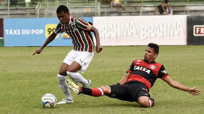 Fluminense vence o Flamengo e segue vivo no OPG