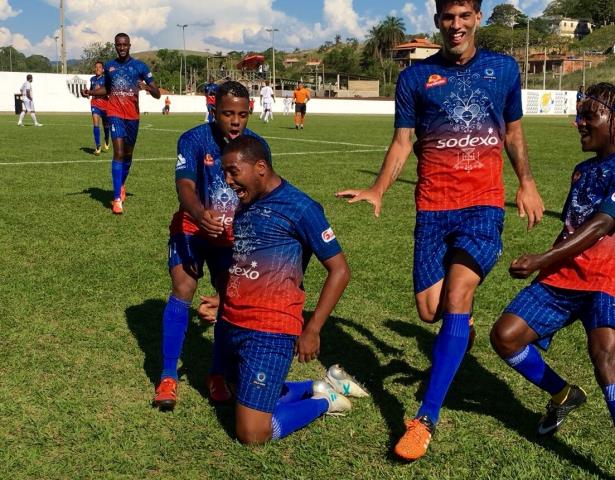 Pérolas Negras fica perto do título da Série C