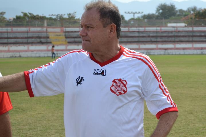 Arturzinho não é mais técnico do Bangu