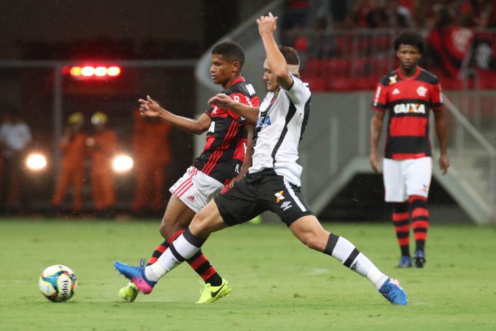 Flamengo e Vasco empatam em Brasília