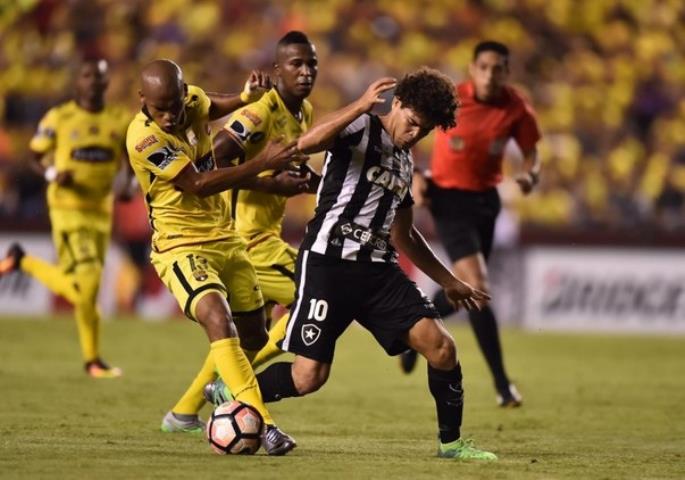 Botafogo arranca empate com o Barcelona-EQU e segue líder na Libertadores