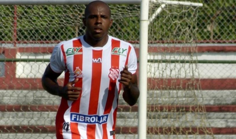 Bangu anuncia a volta do zagueiro Sérgio Raphael