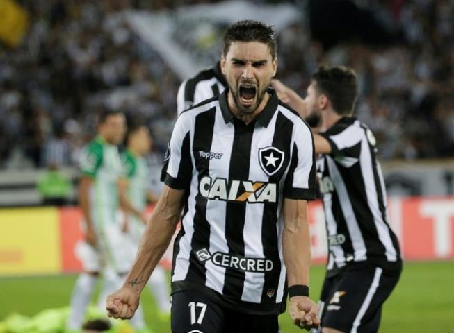 Botafogo vence e se garante nas oitavas da Libertadores