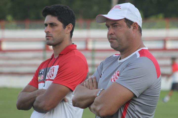 Roberto Fernandes comemora início com vitória e destaca empenho do grupo fora de casa