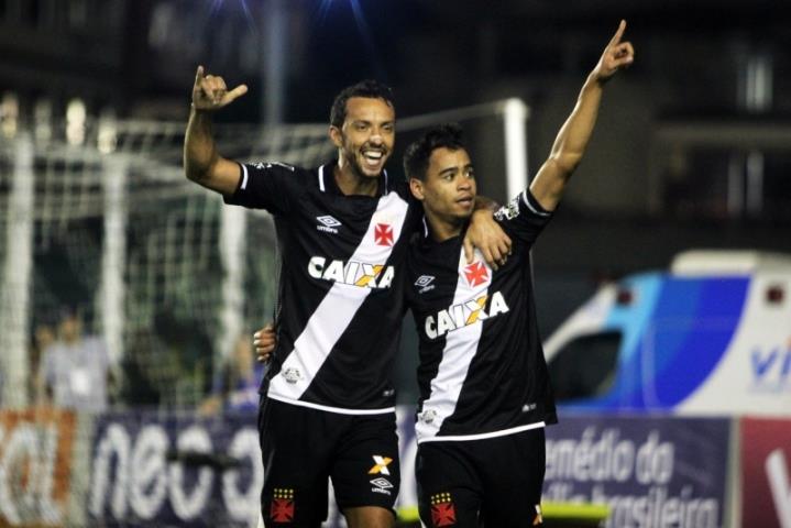 Vasco vence o Avaí e sobe para sexta colocação
