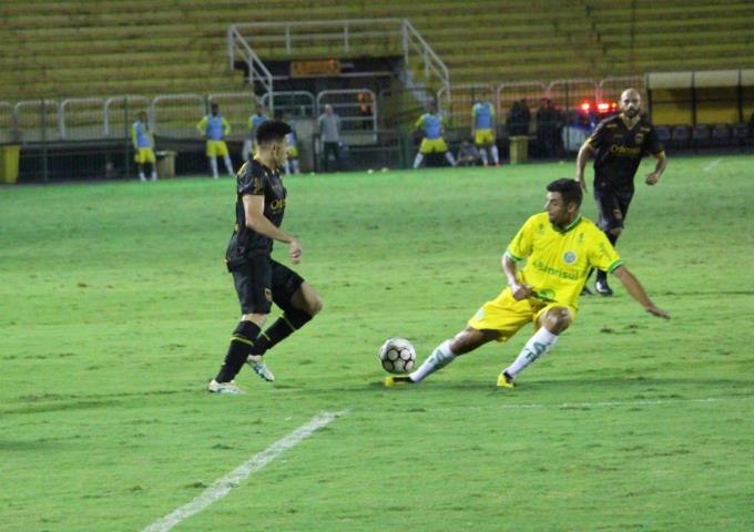 Voltaço enfrenta Mogi-Mirim-SP de olho na liderança