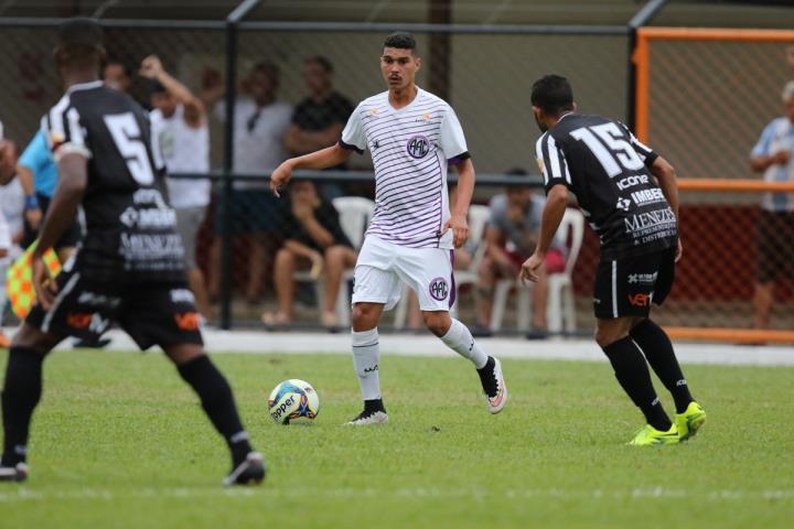 Americano vence o clássico