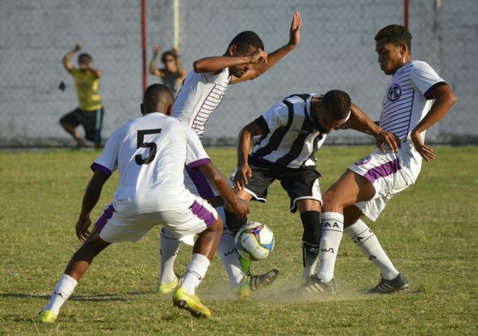 Carapebus vence o Queimados