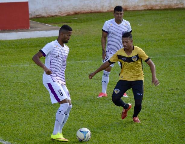 Carapebus arranca empate nos acréscimos