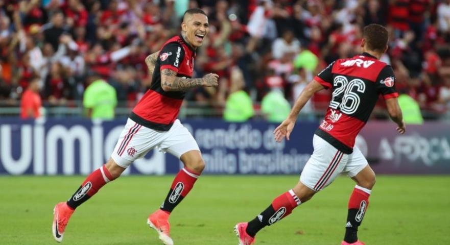 Flamengo vence o São Paulo e encosta no Grêmio