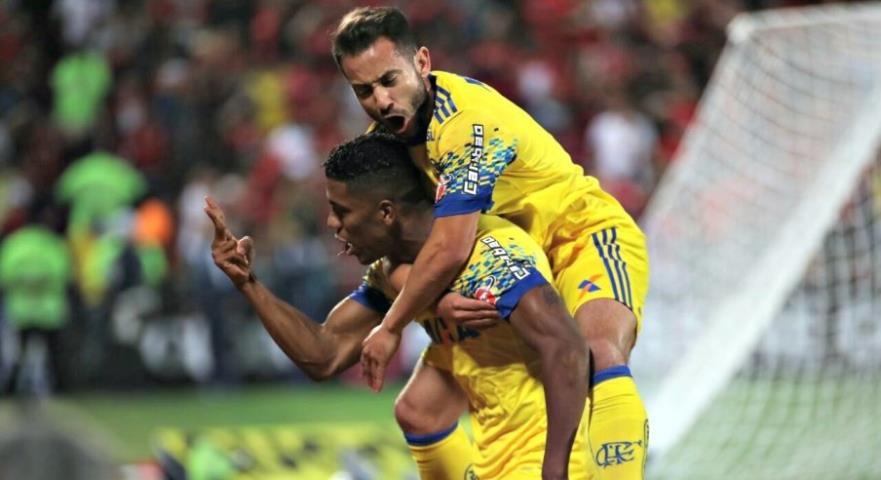 Com gol nos acréscimos, Flamengo vence o Coritiba