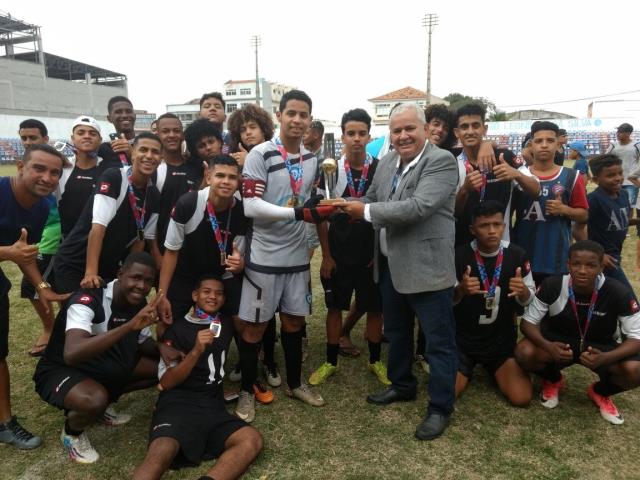 CEE Vila do João é Campeão Amador da Capital Sub-17