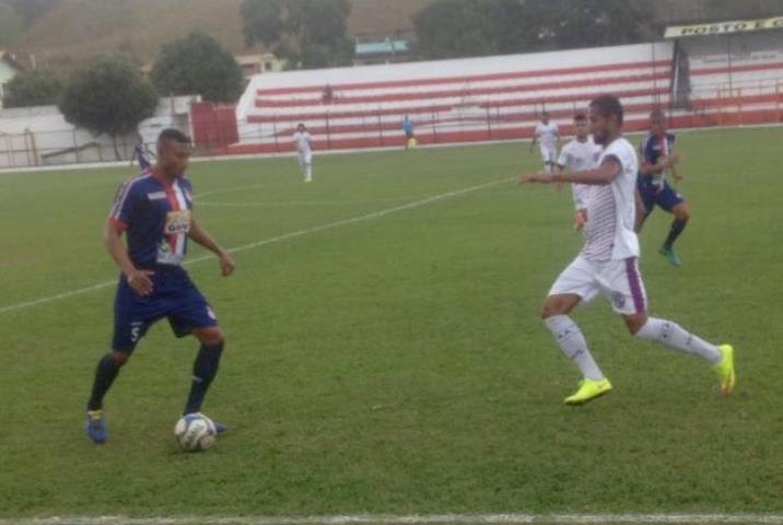 Carapebus vence e se afasta da zona de rebaixamento