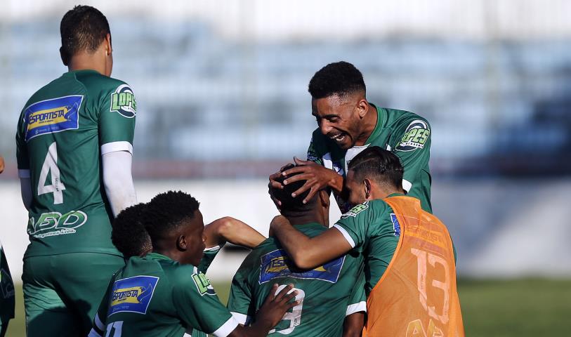 Santa Cruz vence o Mesquita e conquista acesso para B1