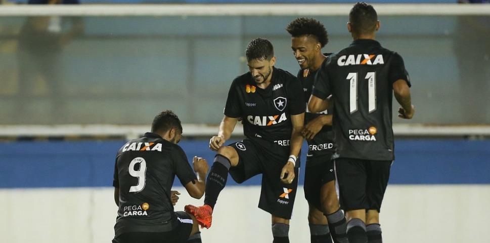 Botafogo vence e pula para segundo no Grupo C