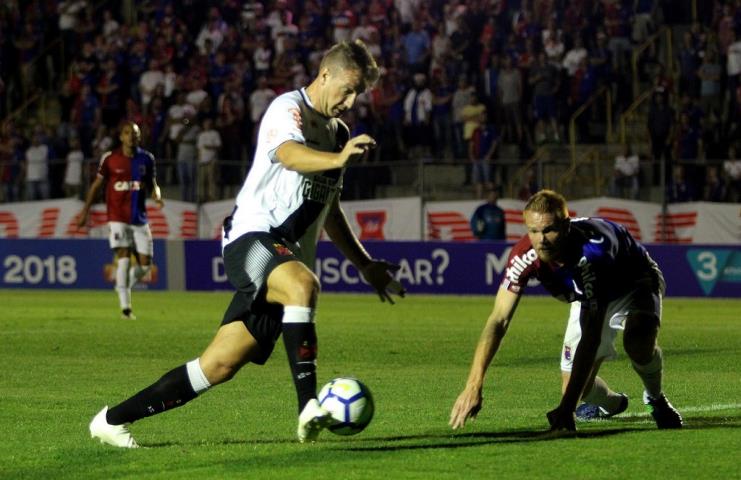 Vasco conquista ponto importante em Curitiba