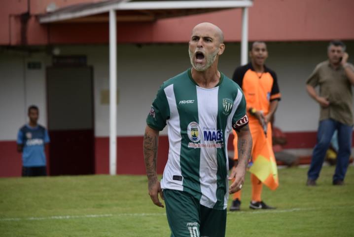 America acerta contratação do meio-campista Miguel