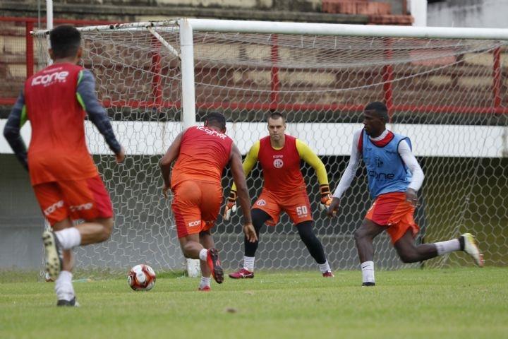 Deola totalmente focado em chegar na melhor forma na estreia do America