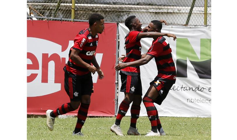 Flamengo sai na frente na final do Torneio OPG