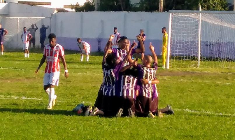 Campos vence o Maricá e abre vantagem