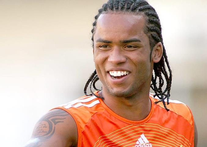 Boavista contrata Carlos Alberto