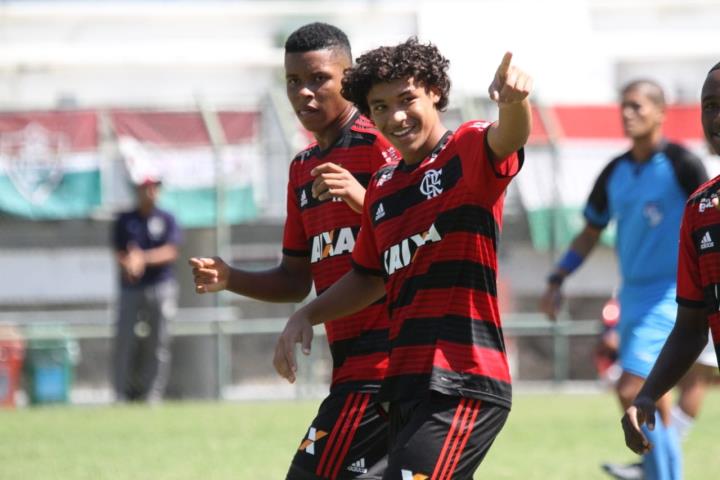 Flamengo sai na frente na decisão do Carioca Sub-15