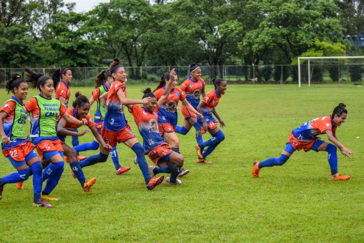 Duque de Caxias vence e se classifica para semifinal