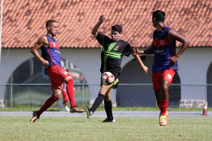 Bangu goleia em jogo-treino