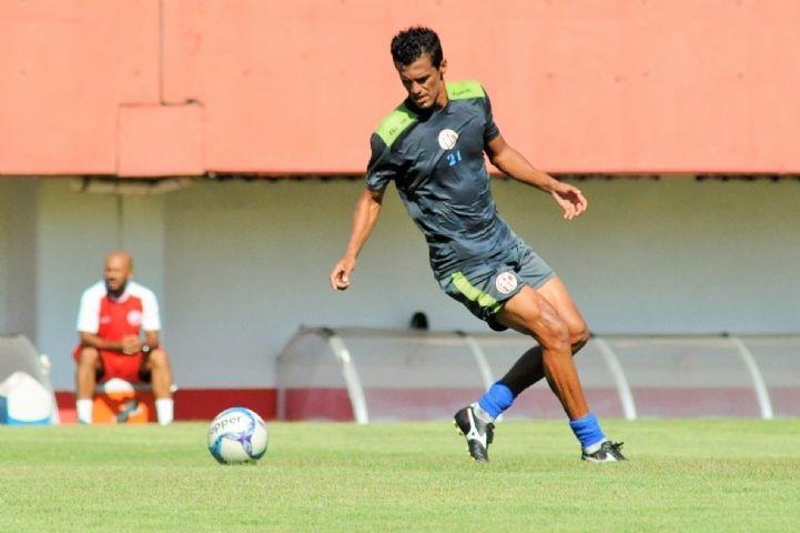 Ciro Sena pede humildade ao time por novo triunfo do America no Grupo X