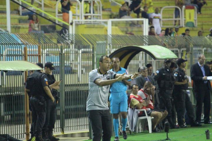 Felipe Surian não é mais técnico do Voltaço