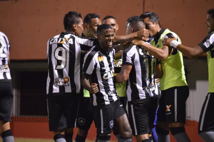 Botafogo derrota o Nova Iguaçu na estreia de Alberto Valentim