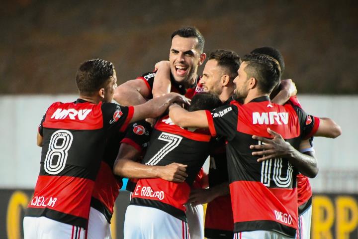 Flamengo goleia a Lusa e se classifica para as semifinais da Taça Rio
